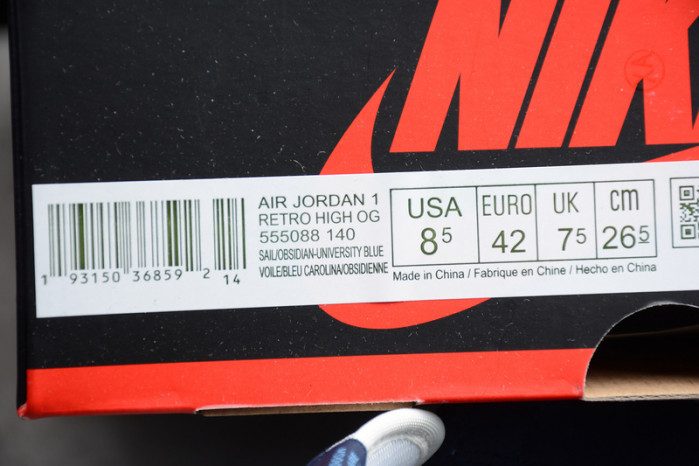 Air Jordan 1 Retro High Obsidian UNC 555088-140