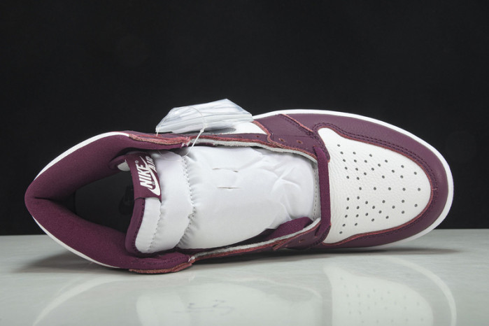 Air Jordan 1 High OG “Bordeaux” 555088-611
