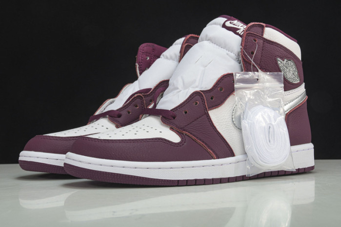 Air Jordan 1 High OG “Bordeaux” 555088-611