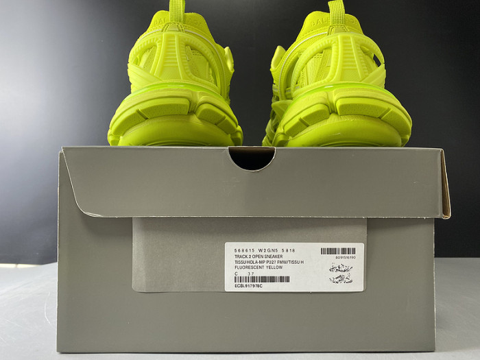 Balen Track 2 Sneakers"Tennis Green/White/Grey" 568615 W2GN5 5818