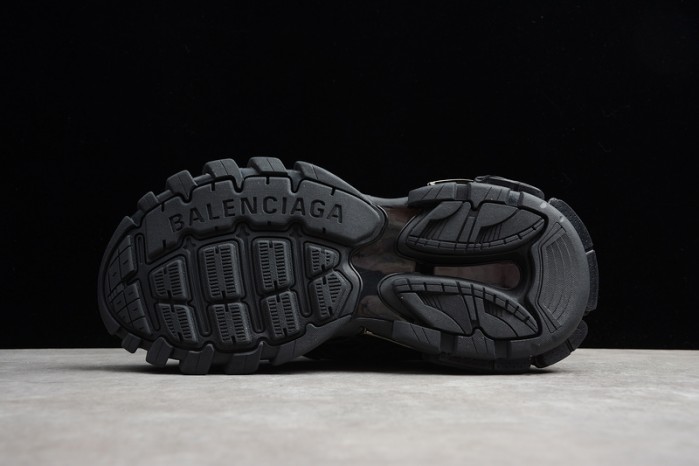 Balen Runner Sneakers Black 568614 W2GN1 1000