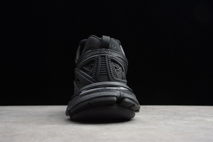 Balen Runner Sneakers Black 568614 W2GN1 1000