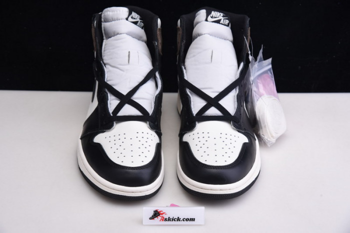 Air Jordan 1 Retro High Dark Mocha 555088-105
