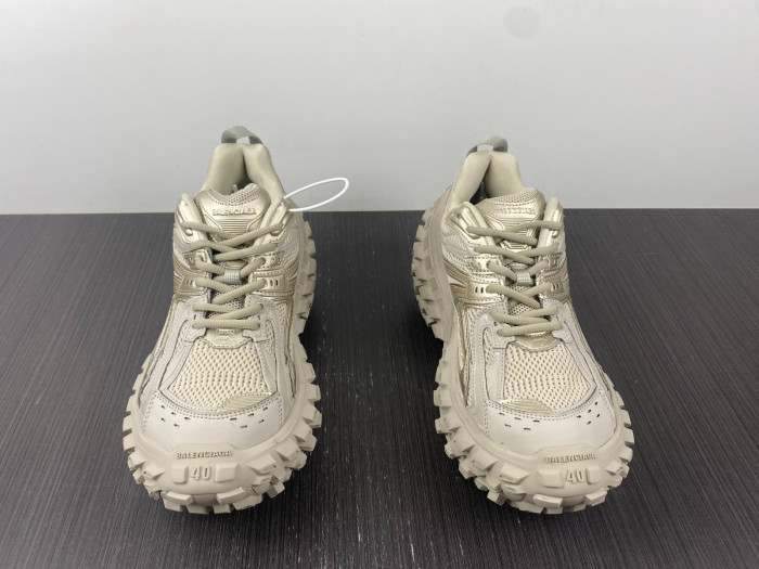 Balen Defender Beige 685613 W2RA 69700
