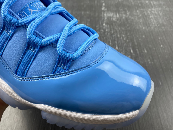 Air Jordan Ultimate Gift of Flight 717602-900