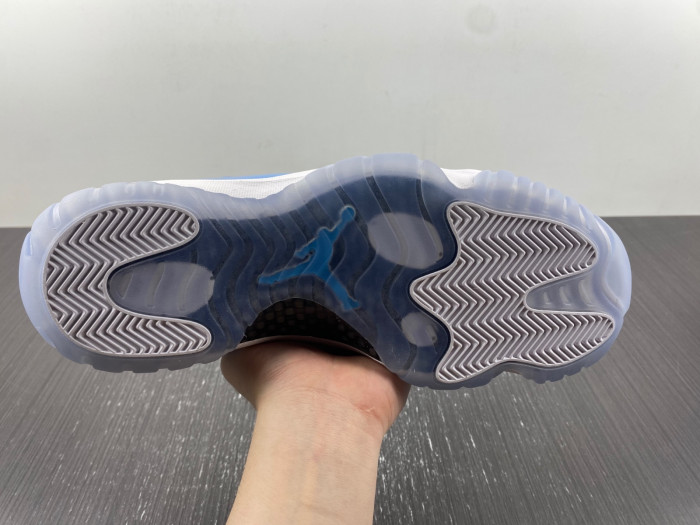 Air Jordan Ultimate Gift of Flight 717602-900