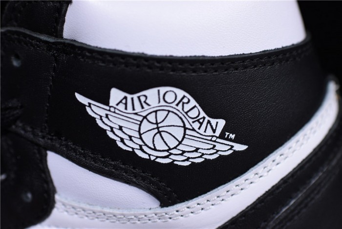 Air Jordan 1 Retro Black White 555088-010