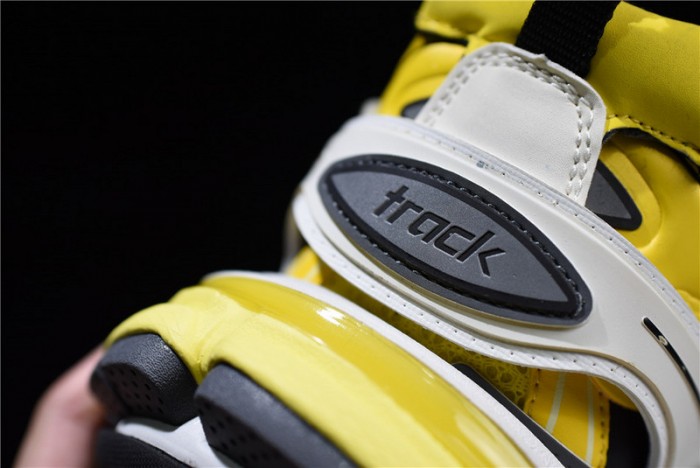 Balen Track Sneakers 656686 W06G0 2001 YELLOW