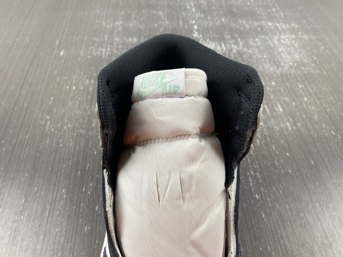 Air Jordan 1 Retro High Igloo 861428-100
