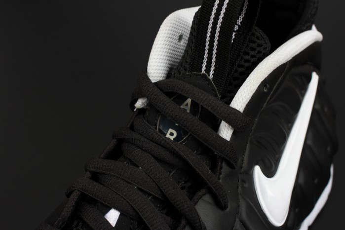 Nike Air Foamposite Pro “Dr. Doom” Black/White 624041-006