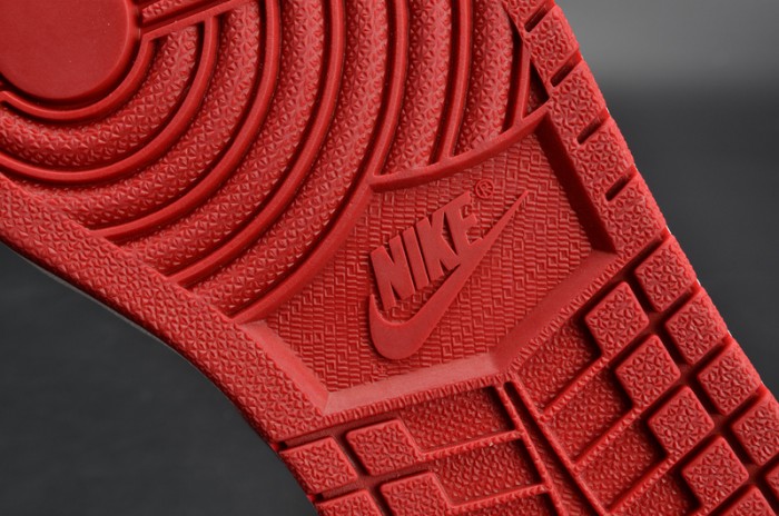 Air Jordan 1 Retro Bred "Banned" (2016) 555088-001