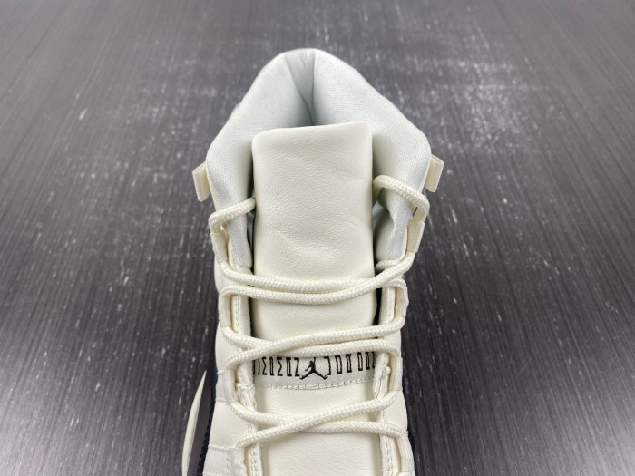 Air Jordan 11 WMNS “Neapolitan”  AR0715-101