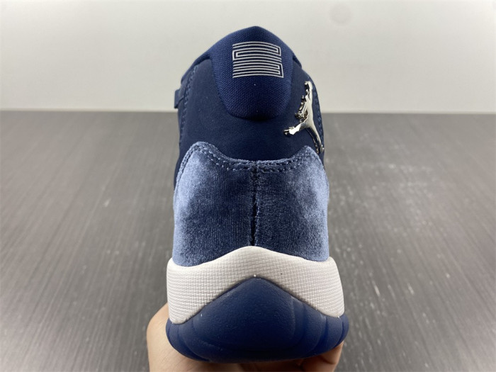 Air Jordan 11 Retro Midnight Navy AR0715-441