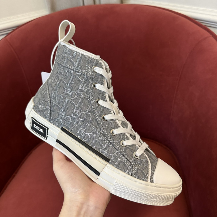 B23 Oblique Sneaker