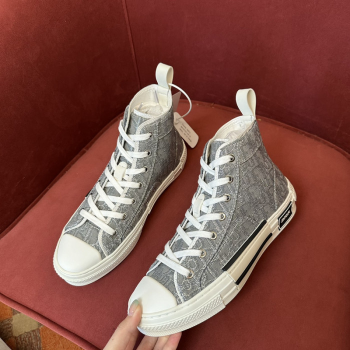 B23 Oblique Sneaker