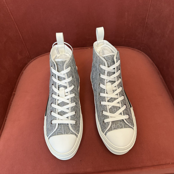 B23 Oblique Sneaker
