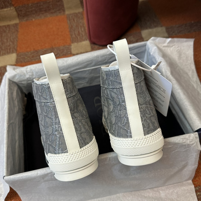 B23 Oblique Sneaker