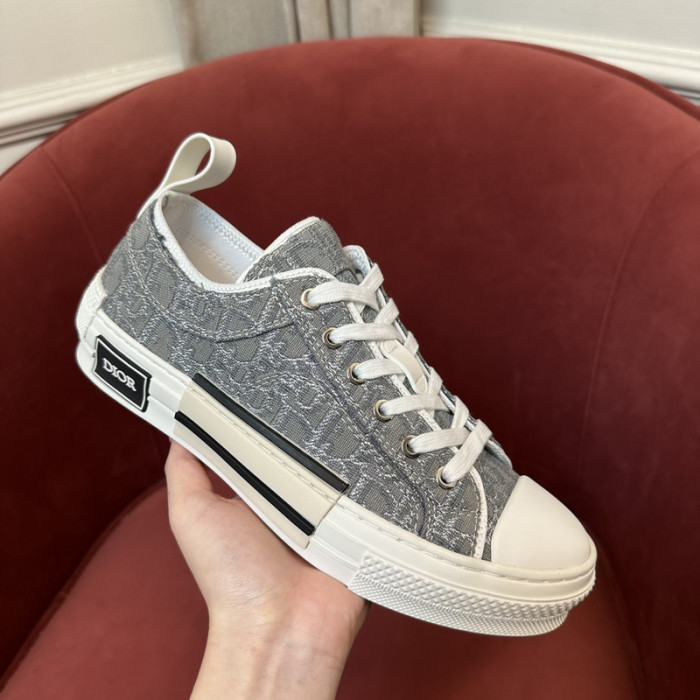 B23 Oblique Sneaker