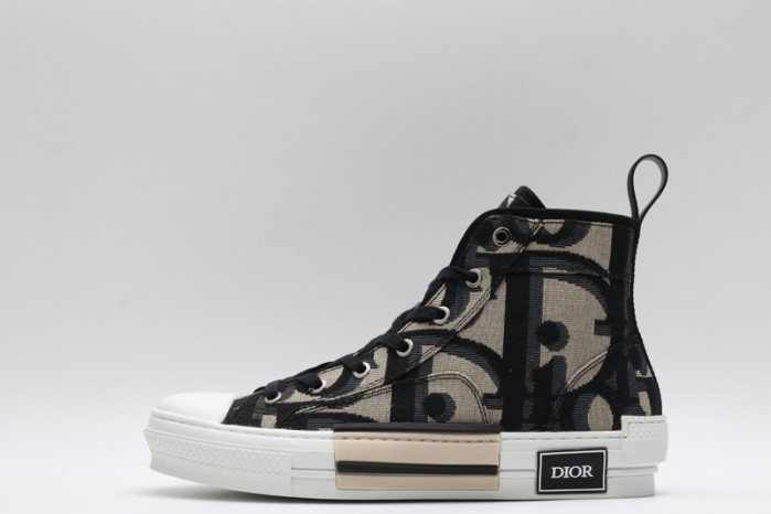 B23 Oblique Sneaker