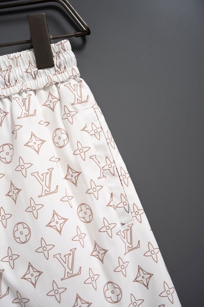 L1vv Short