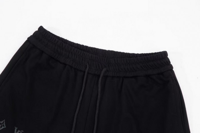 L1vv Short