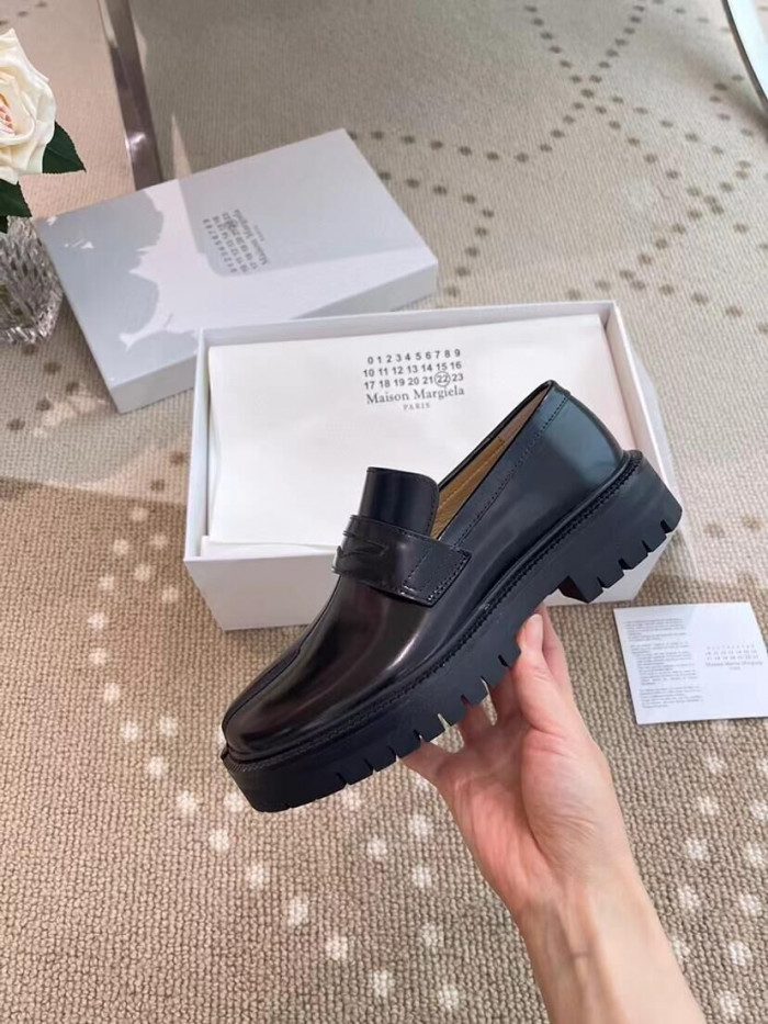 ma*s*n Ma*i*la loafer shoes