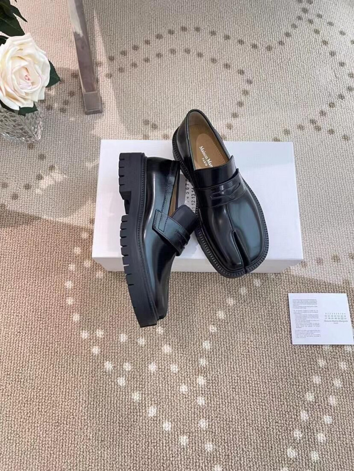 ma*s*n Ma*i*la loafer shoes