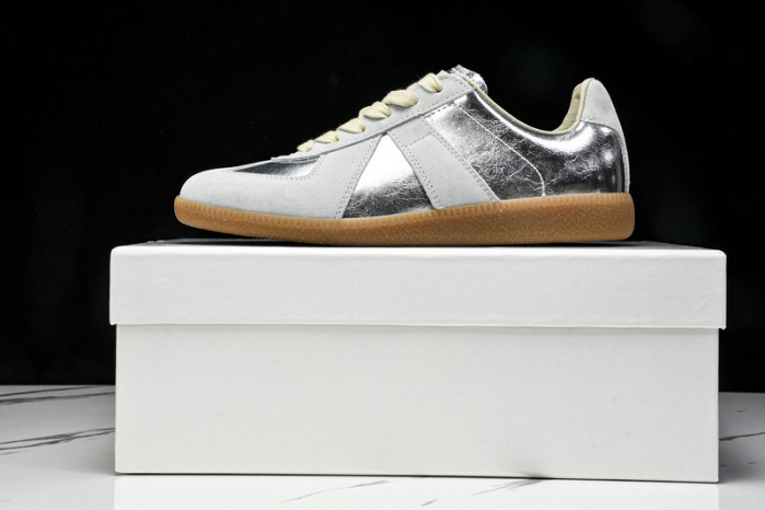 ma*s*n Ma*i*la shoes