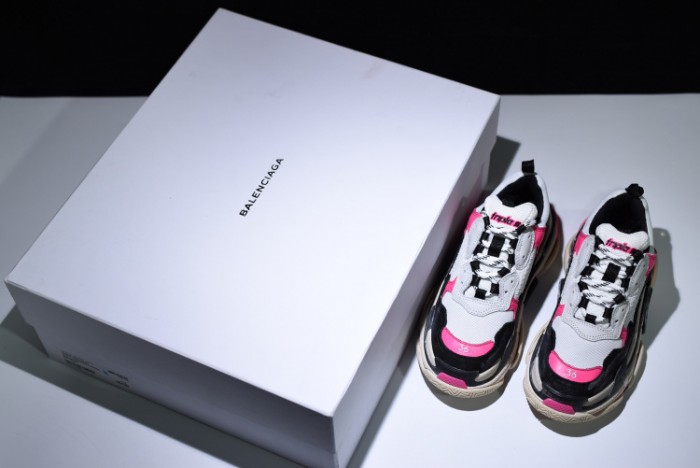 Balen 17Fw Triple S Black Pink Women Sneaker 483523 W06E3 8080