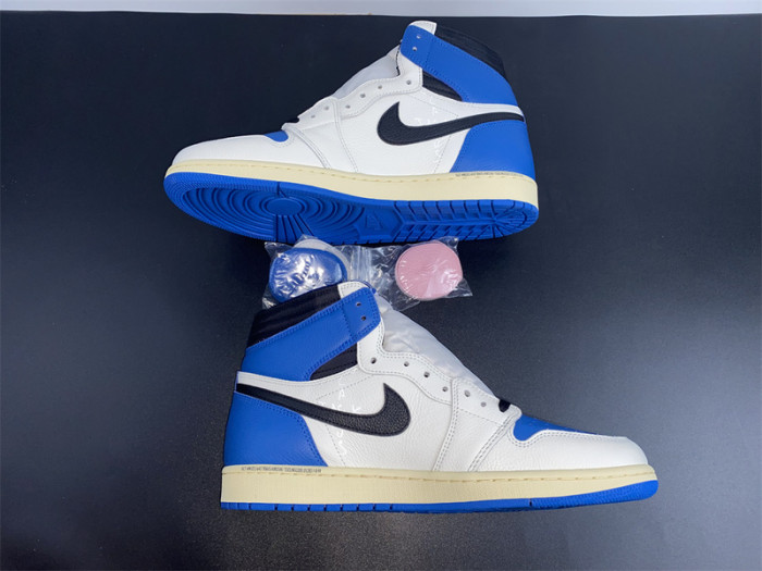 Air Jordan 1 High OG SP fragment design x Travis Scott DH3227-105