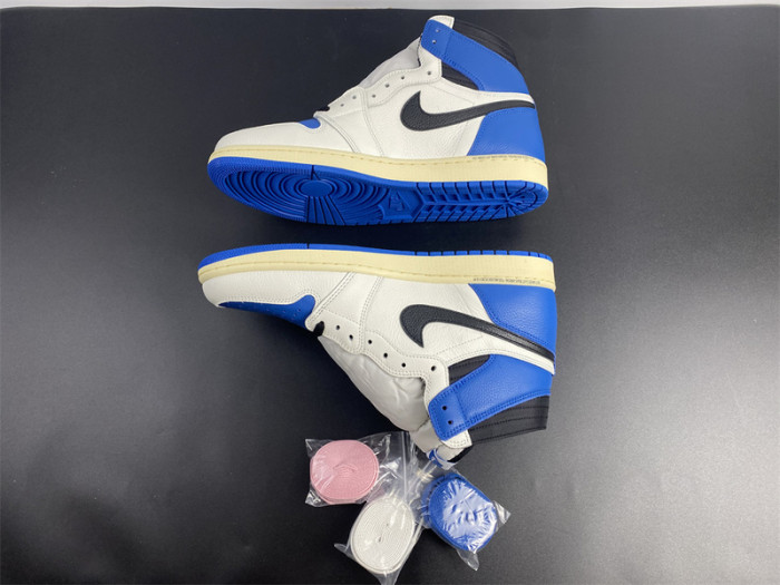 Air Jordan 1 High OG SP fragment design x Travis Scott DH3227-105