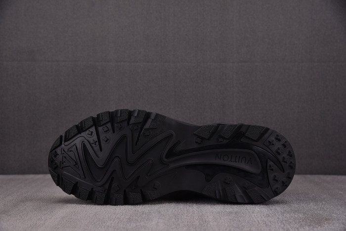 L1VV  Sneakers