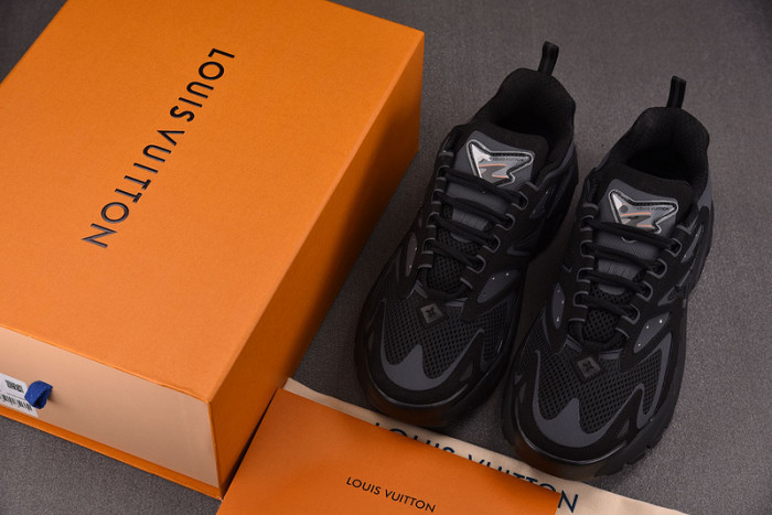 L1VV  Sneakers