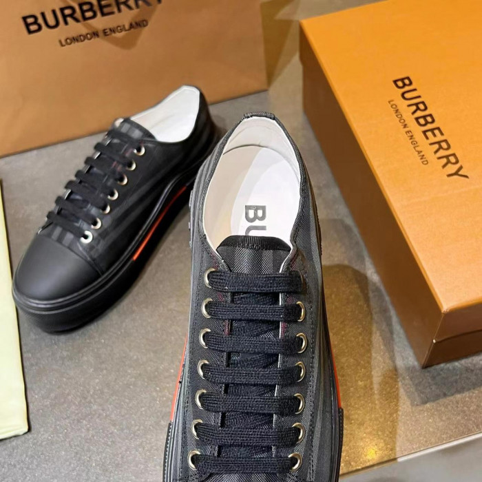 BUR*BERRY Sneakers