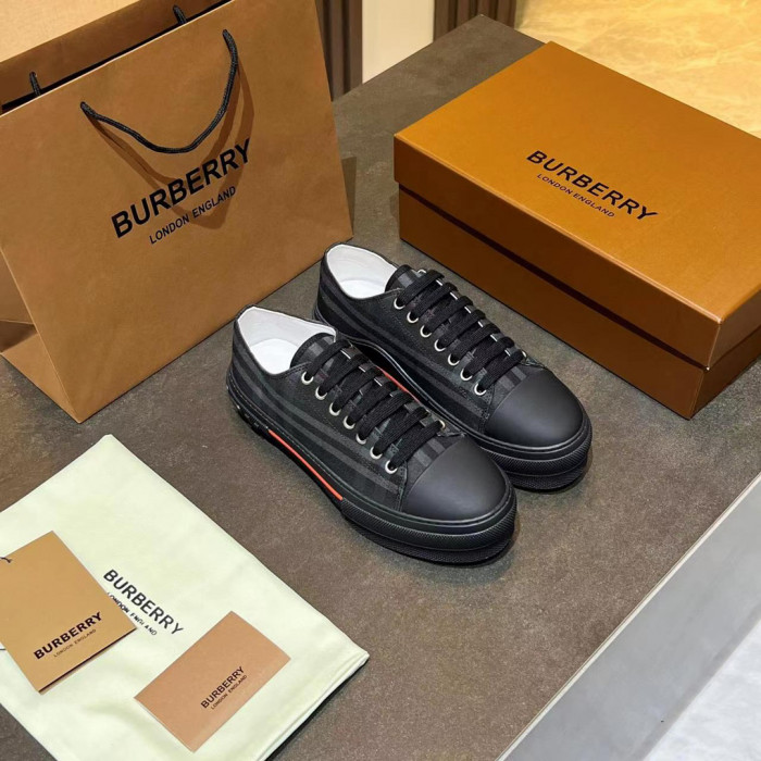 BUR*BERRY Sneakers