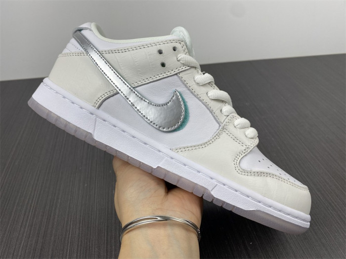 nike sb dunk low Di*m*nd supply co white Di*m*nd bv1310-100