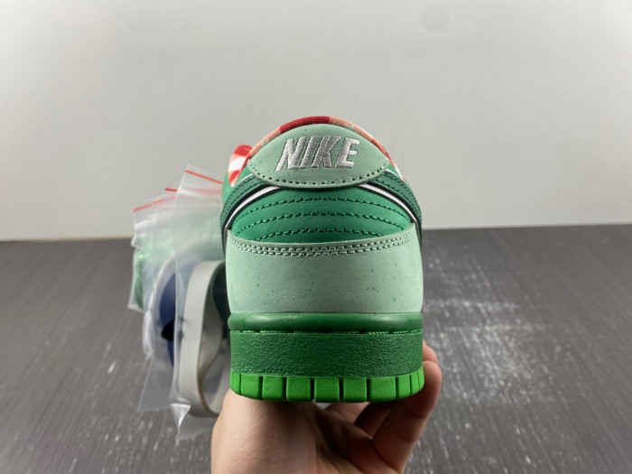Nike SB Dunk Low lobster BV1310-303
