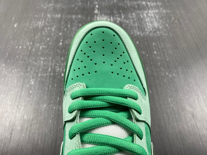 Nike SB Dunk Low lobster BV1310-303