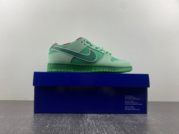 Nike SB Dunk Low lobster BV1310-303