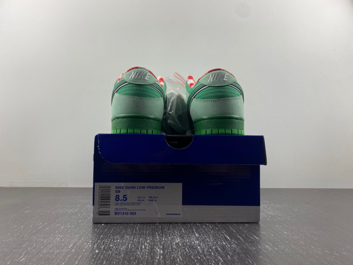 Nike SB Dunk Low lobster BV1310-303
