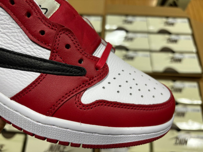 Travis Scott x Air Jordan 1 Low OG "Chicago"