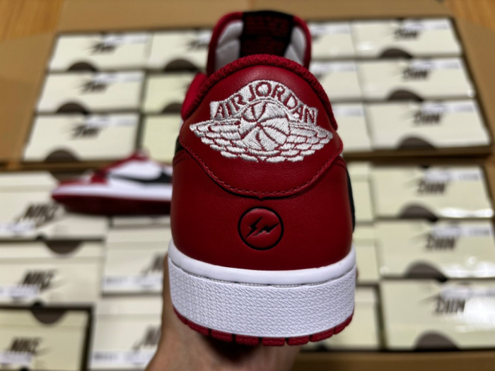 Travis Scott x Air Jordan 1 Low OG "Chicago"