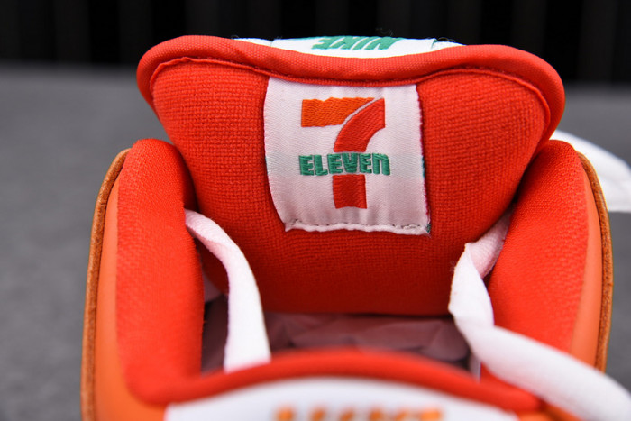 Nike SB Dunk Low 7 Eleven CZ5130-600