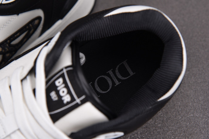 D1OR B57 Shoes