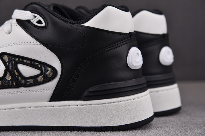D1OR B57 Shoes