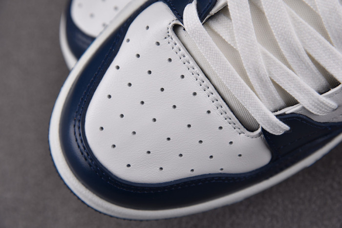 D1OR B57 Shoes