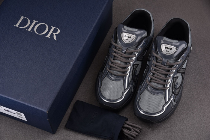 D1OR B30 Sneakers
