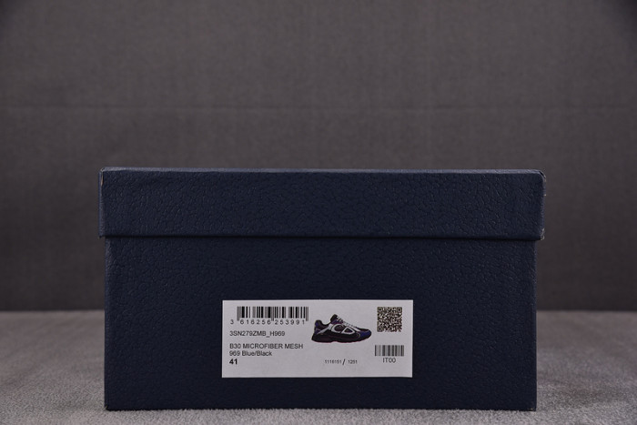 D1or B30 Sneakers