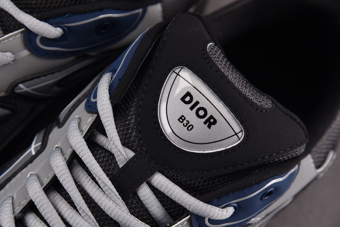 D1or B30 Sneakers