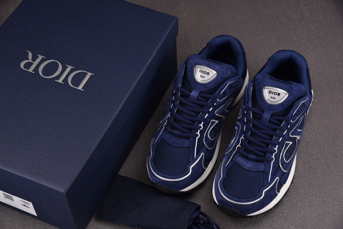 D1or B30 Sneakers